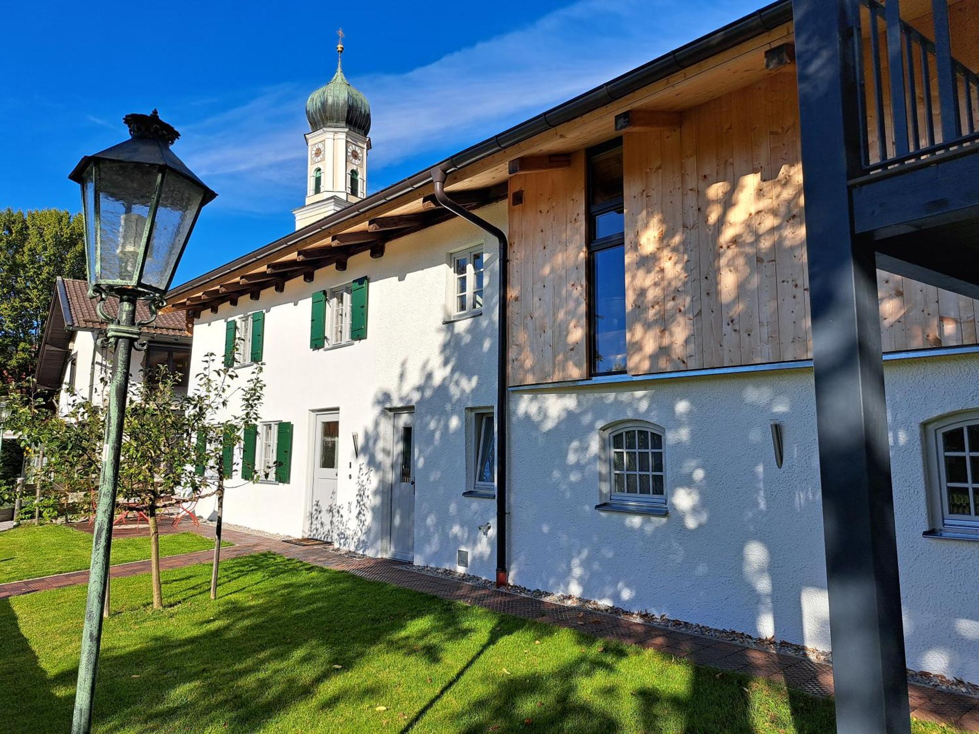 Neu! Ferienwohnungen Im Lueftlmalereck, Hennalahaus オーバーアマーガウ エクステリア 写真