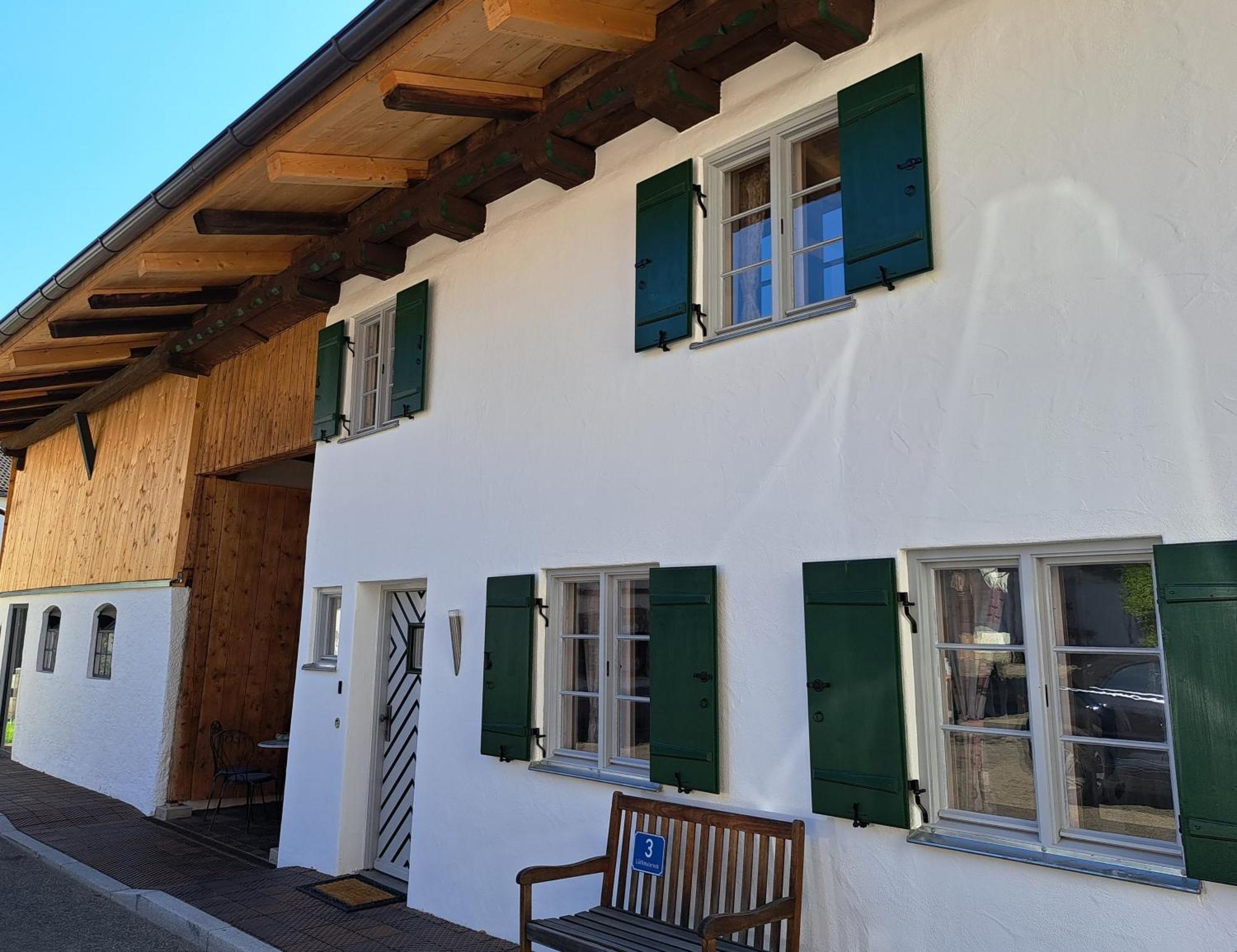 Neu! Ferienwohnungen Im Lueftlmalereck, Hennalahaus オーバーアマーガウ エクステリア 写真